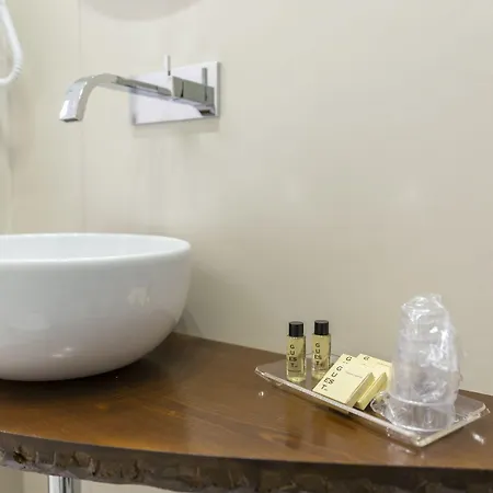לינה וארוחת בוקר Ninfea Luxury